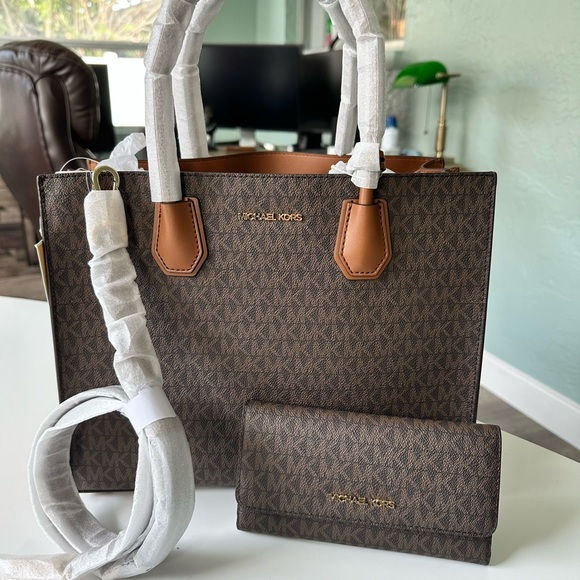 Michael Kors Mercer Purse and Wallet brand new with tag - Picture 2 of 7